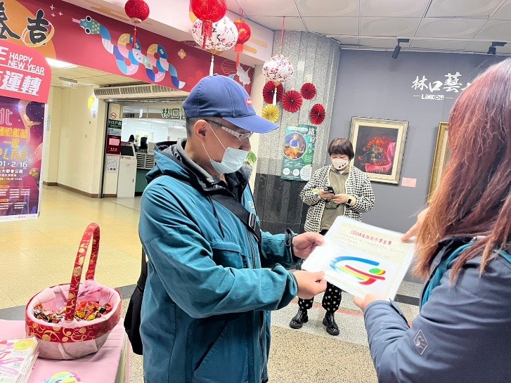 里長里幹事聯繫會報中辦理CEDAW性別平等宣導-1(共2張照片)