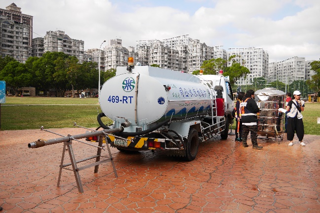 △自來水公司支援水車供民眾飲用並定時檢驗水質