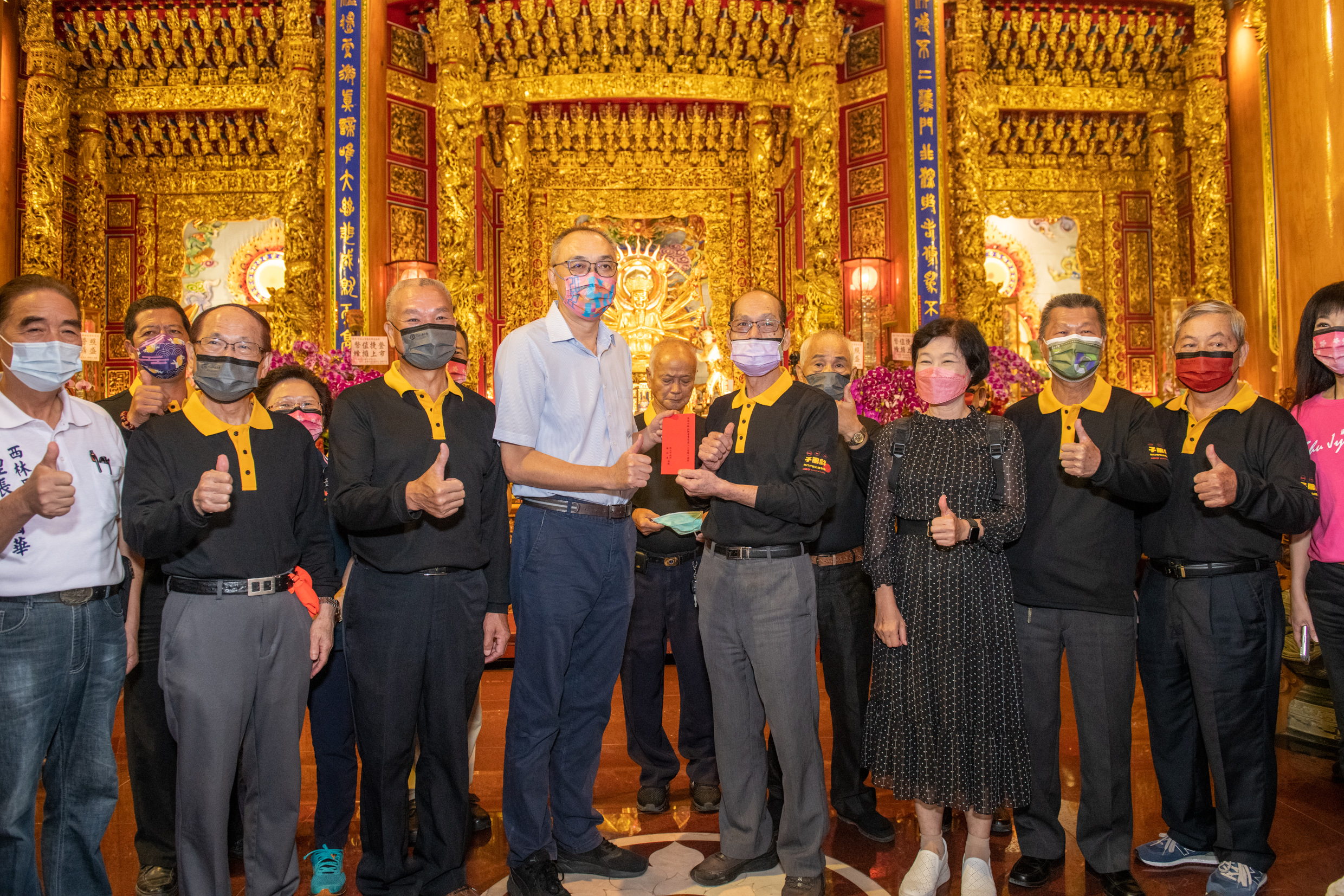 07.謝政達副市長代表新北市政府感謝竹林山觀音寺在疫情期間多次捐贈防疫基金和防疫物資