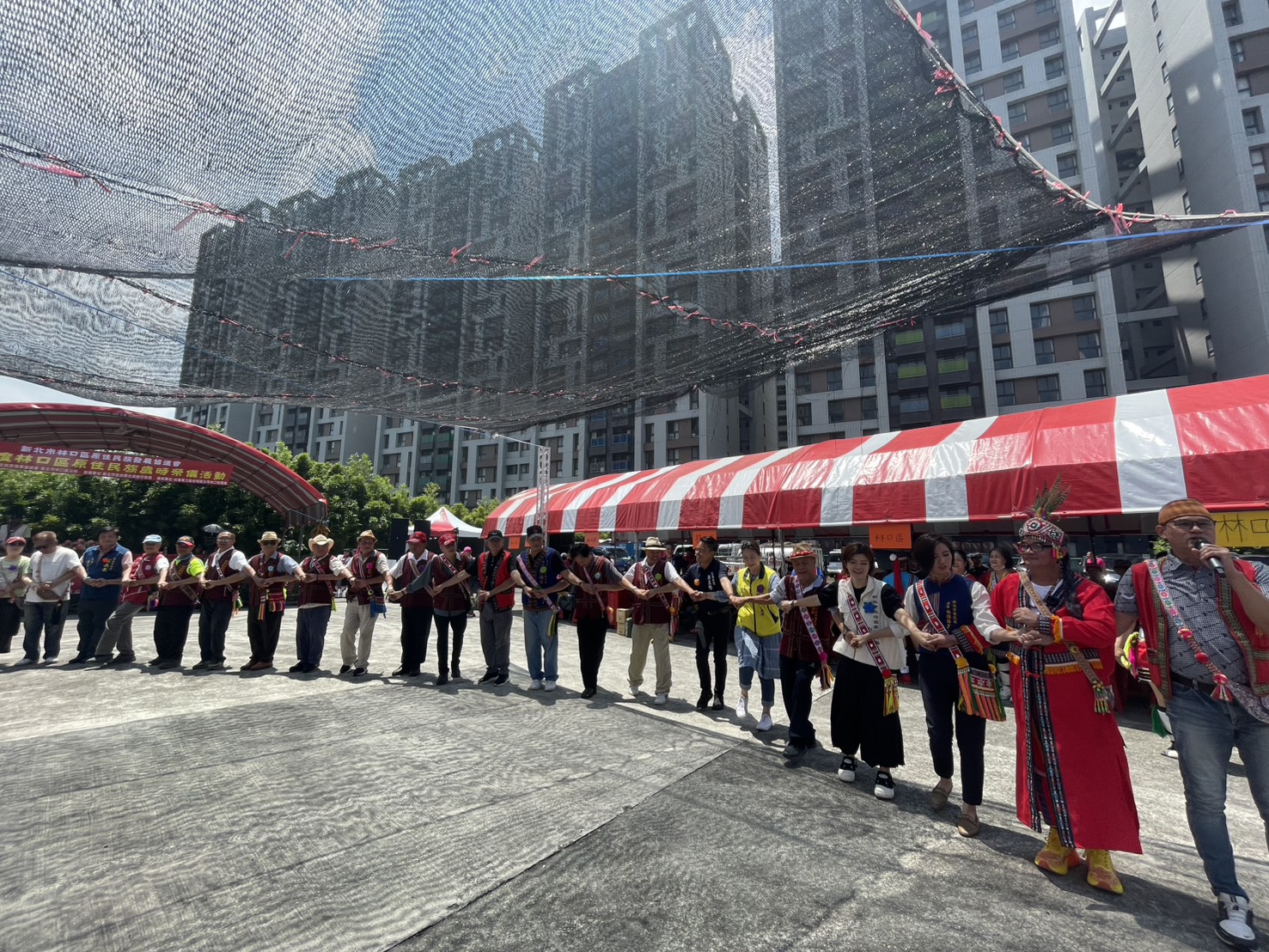 114豐年祭-頭目帶領貴賓跳迎賓舞